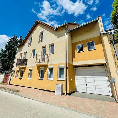 Gold Apartman Nagykanizsa Bagian luar foto